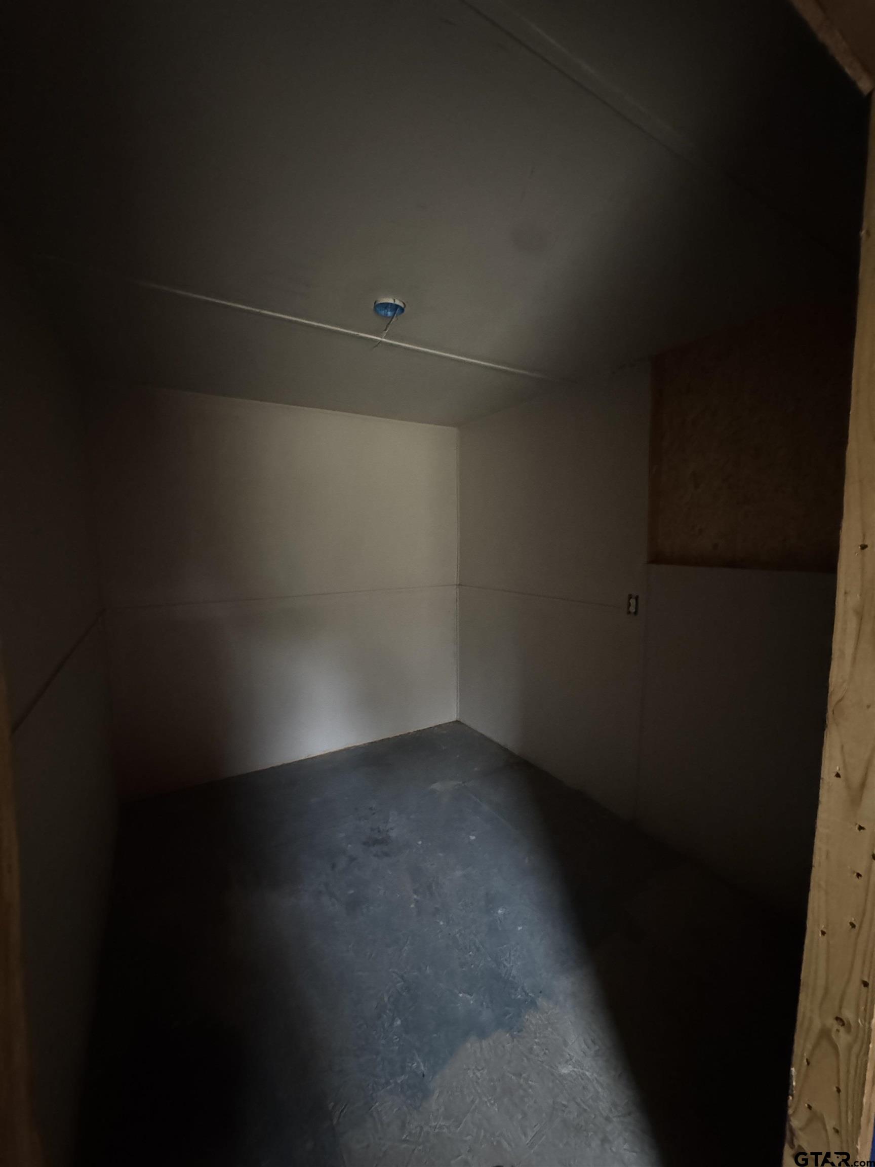 14733 County Road 384 Tyler, TX 75708 - Photo 30 of 38 a view of an empty room