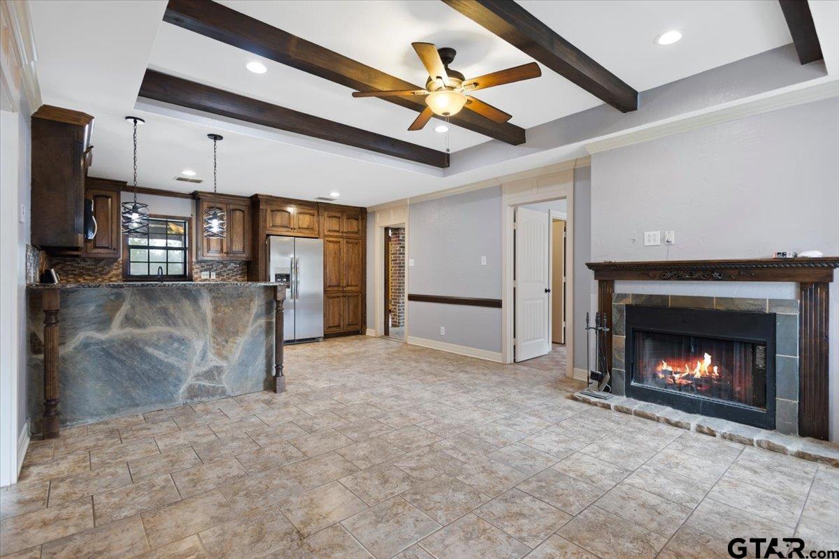 14733 County Road 384 Tyler, TX 75708 - Photo 33 of 38 a view of empty room with a kitchen