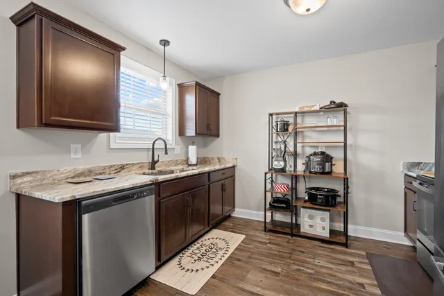 $2,100 | 1049 Whitney Drive, Clarksville, TN 37042