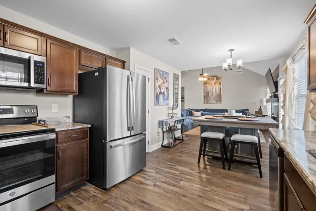 $2,100 | 1049 Whitney Drive, Clarksville, TN 37042