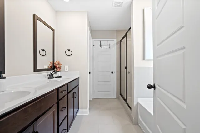 $2,100 | 1049 Whitney Drive, Clarksville, TN 37042