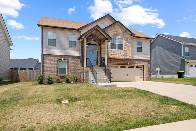 $2,100 | 1049 Whitney Drive, Clarksville, TN 37042