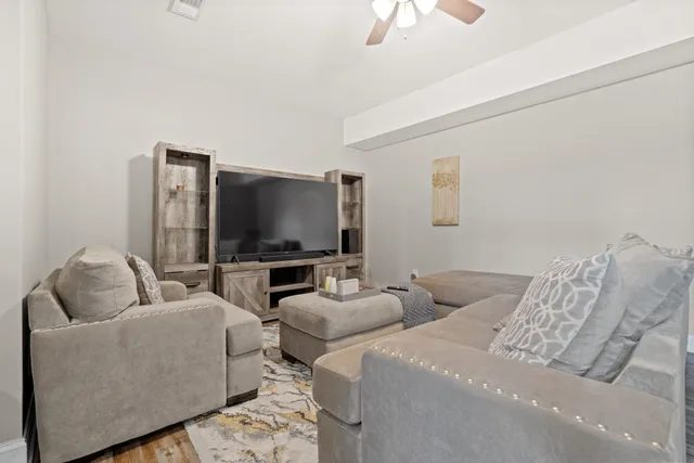 $2,100 | 1049 Whitney Drive, Clarksville, TN 37042