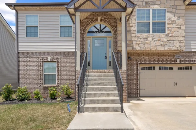 $2,100 | 1049 Whitney Drive, Clarksville, TN 37042