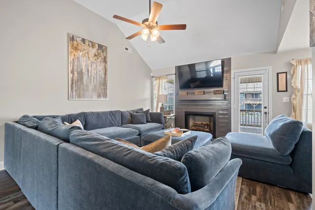 $2,100 | 1049 Whitney Drive, Clarksville, TN 37042