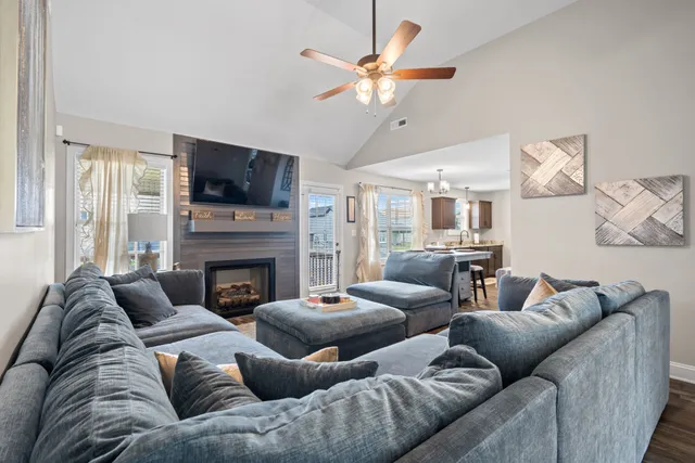 $2,100 | 1049 Whitney Drive, Clarksville, TN 37042