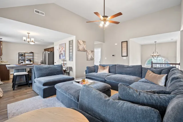 $2,100 | 1049 Whitney Drive, Clarksville, TN 37042