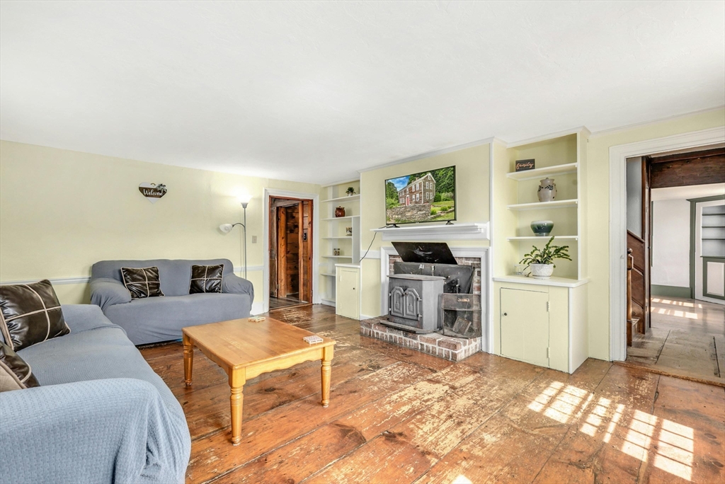272 Maple Avenue Rutland, MA 01543 - Photo 4 of 35 Gallery Image 4
