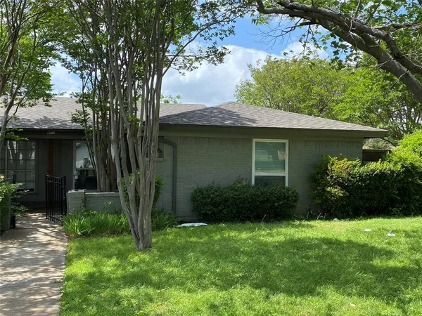 $1,500 | 801 Irwin Drive, Unit B, Hurst, TX 76053