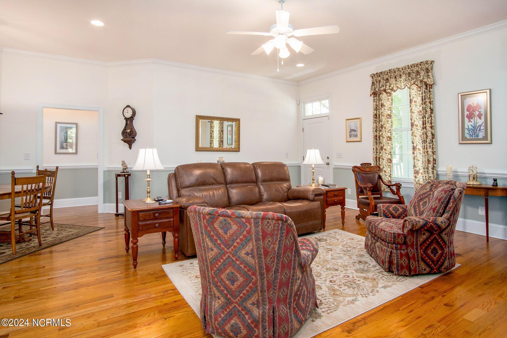 611 Loftin Farm Road Dover, NC 28526 - Photo 13 of 64 Living Room