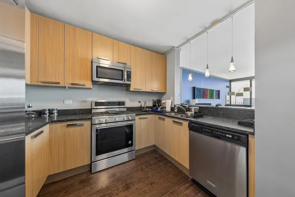 $3,200 | 225 North Columbus Drive, Unit 7607, Chicago, IL 60601