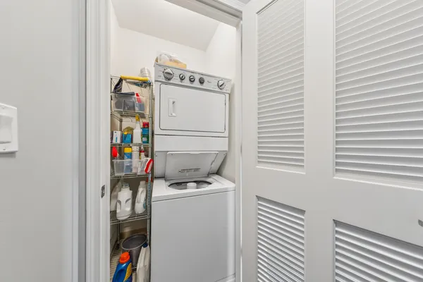 $3,200 | 225 North Columbus Drive, Unit 7607, Chicago, IL 60601