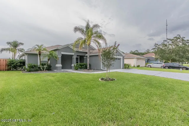 a front view of house with yard