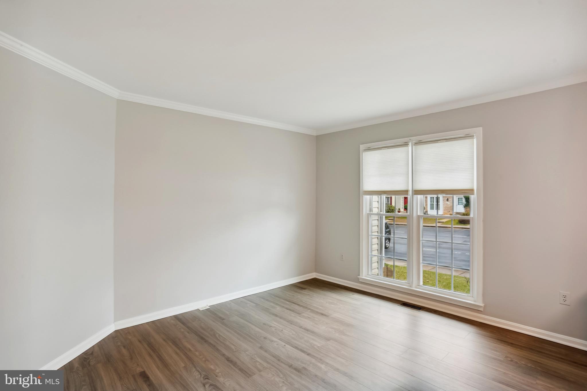684 Concerto Lane Silver Spring, MD 20901 - Photo 5 of 41 Large Family Room