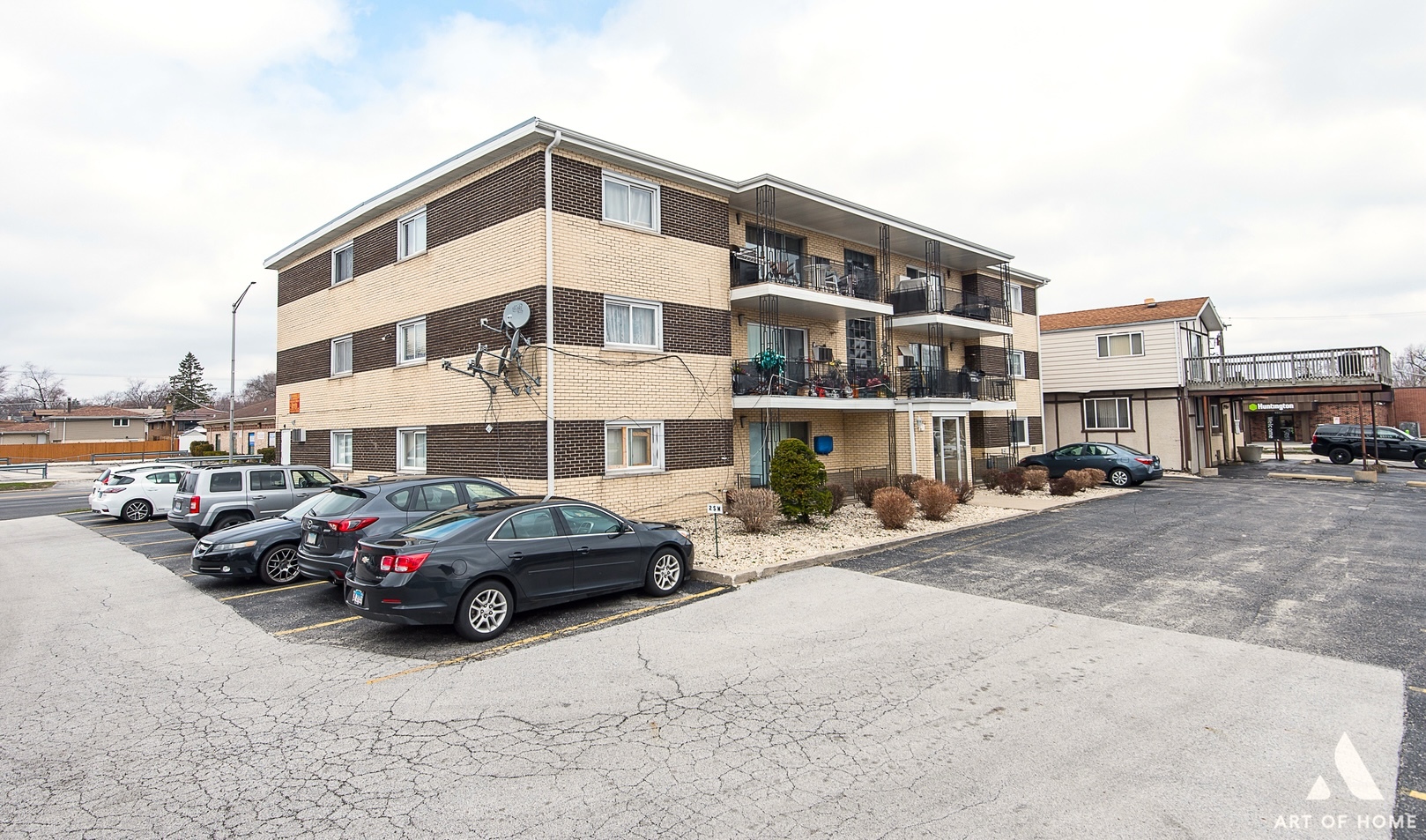 9407 South Roberts Road, Unit 3SE Hickory Hills, IL 60457 - Photo 2 of 16