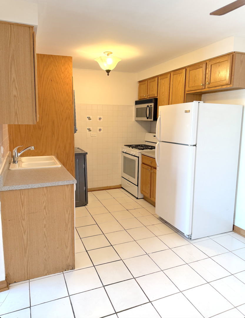 9407 South Roberts Road, Unit 3SE Hickory Hills, IL 60457 - Photo 6 of 16