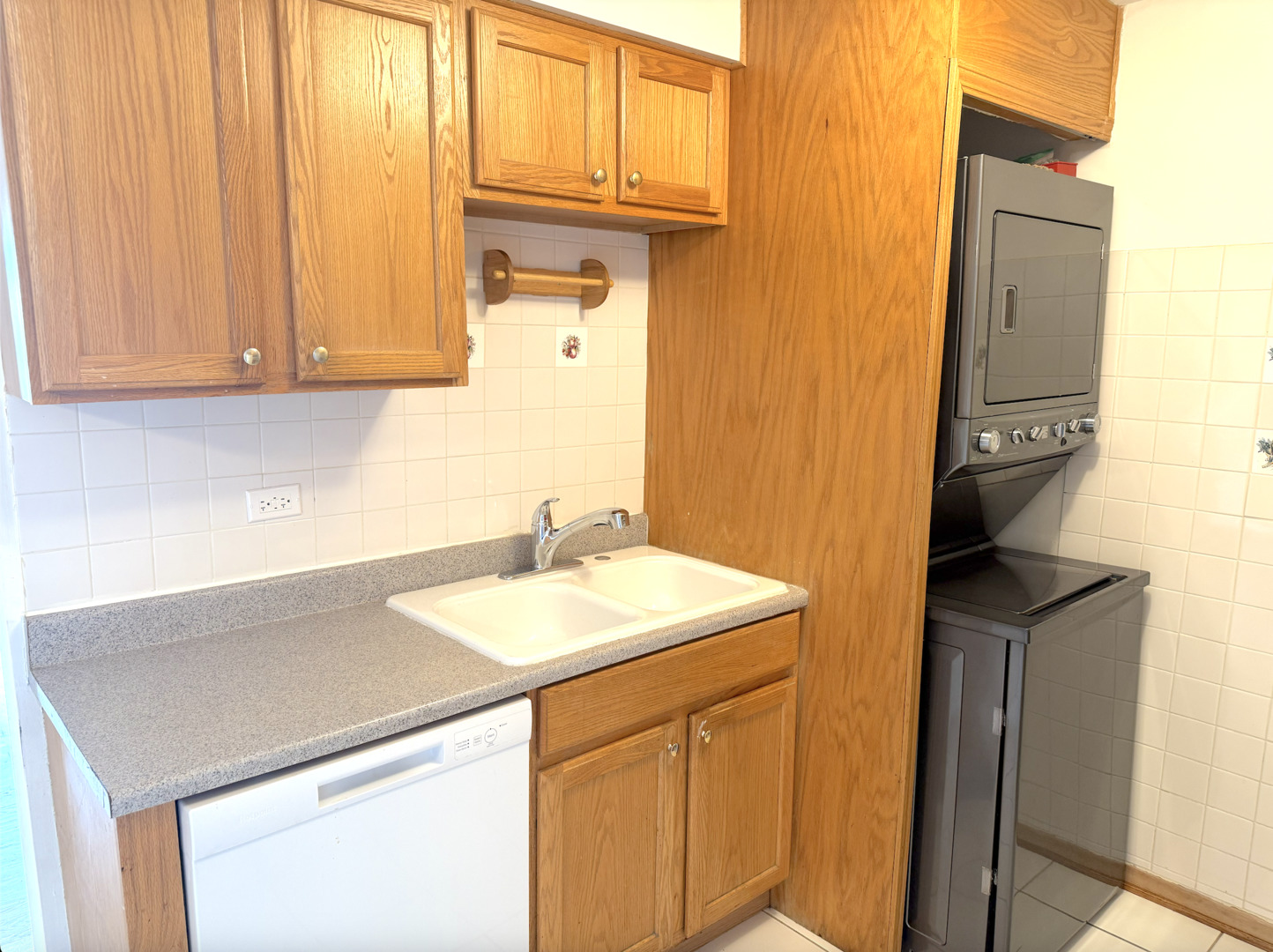 9407 South Roberts Road, Unit 3SE Hickory Hills, IL 60457 - Photo 8 of 16