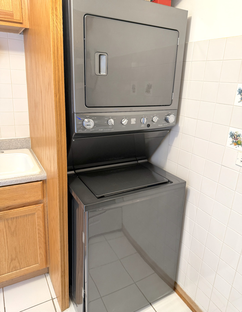 9407 South Roberts Road, Unit 3SE Hickory Hills, IL 60457 - Photo 9 of 16