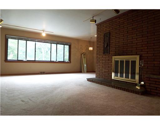 9321 Pannier Road Pittsburgh, PA 15237 - Photo 3 of 14 Living Room.
