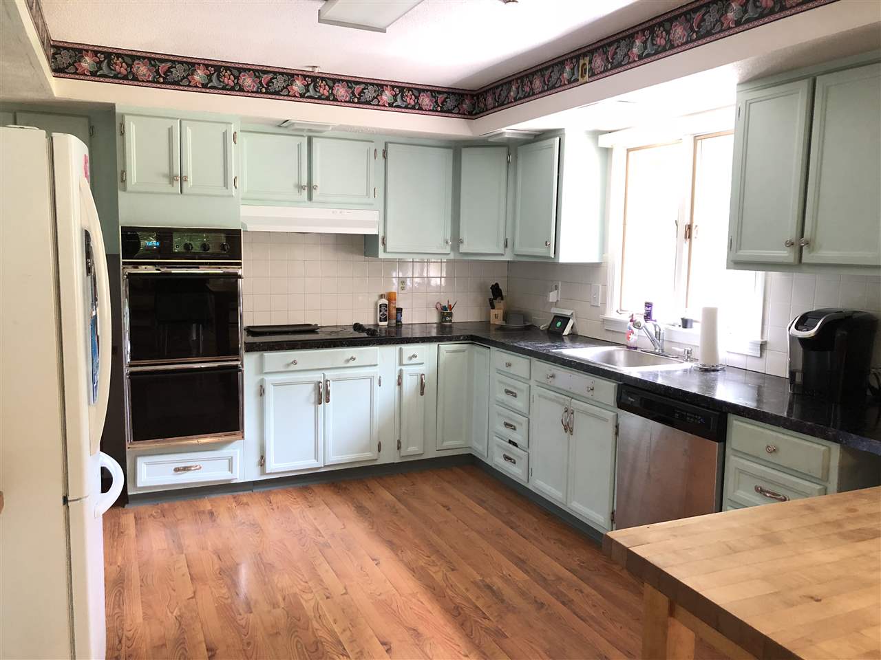 24 Old Manchester Road Derry, NH 03038 - Photo 6 of 16 Gallery Image 6