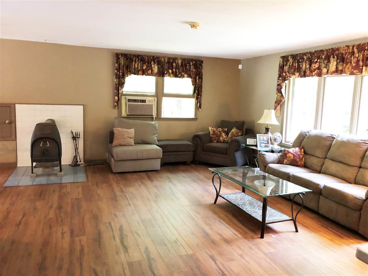 24 Old Manchester Road Derry, NH 03038 - Photo 7 of 16 Gallery Image 7