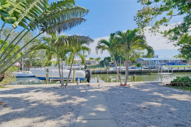 $938,000 | 6811 Georgia Avenue, Bradenton, FL 34207