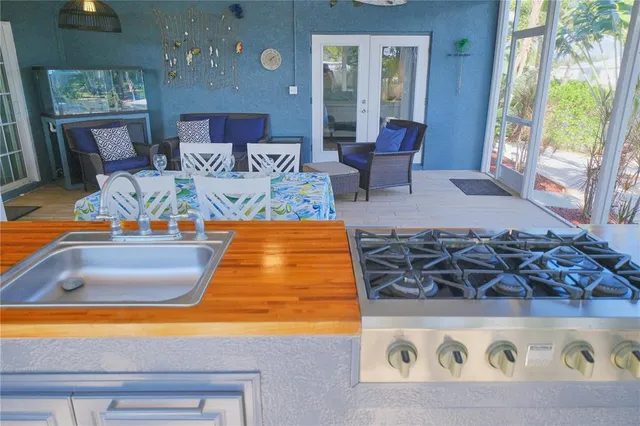 $938,000 | 6811 Georgia Avenue, Bradenton, FL 34207