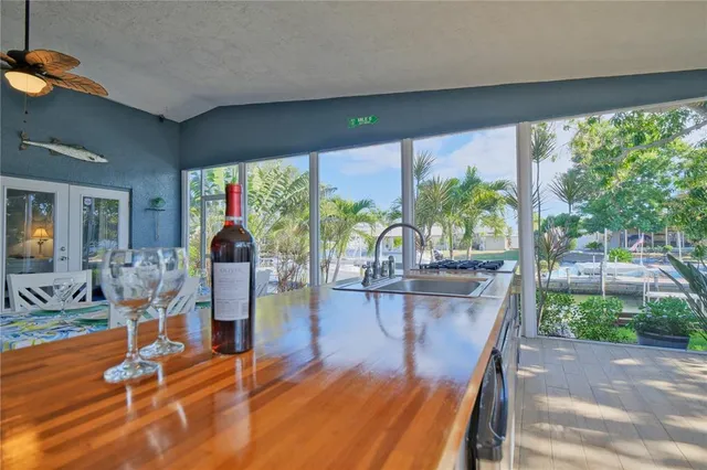 $938,000 | 6811 Georgia Avenue, Bradenton, FL 34207