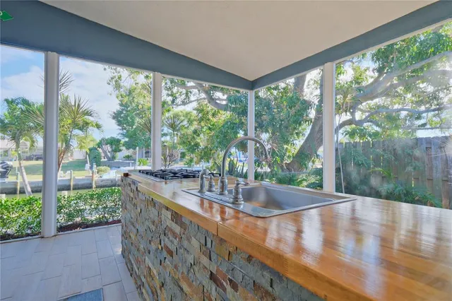 $938,000 | 6811 Georgia Avenue, Bradenton, FL 34207