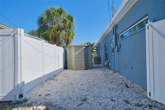 $938,000 | 6811 Georgia Avenue, Bradenton, FL 34207