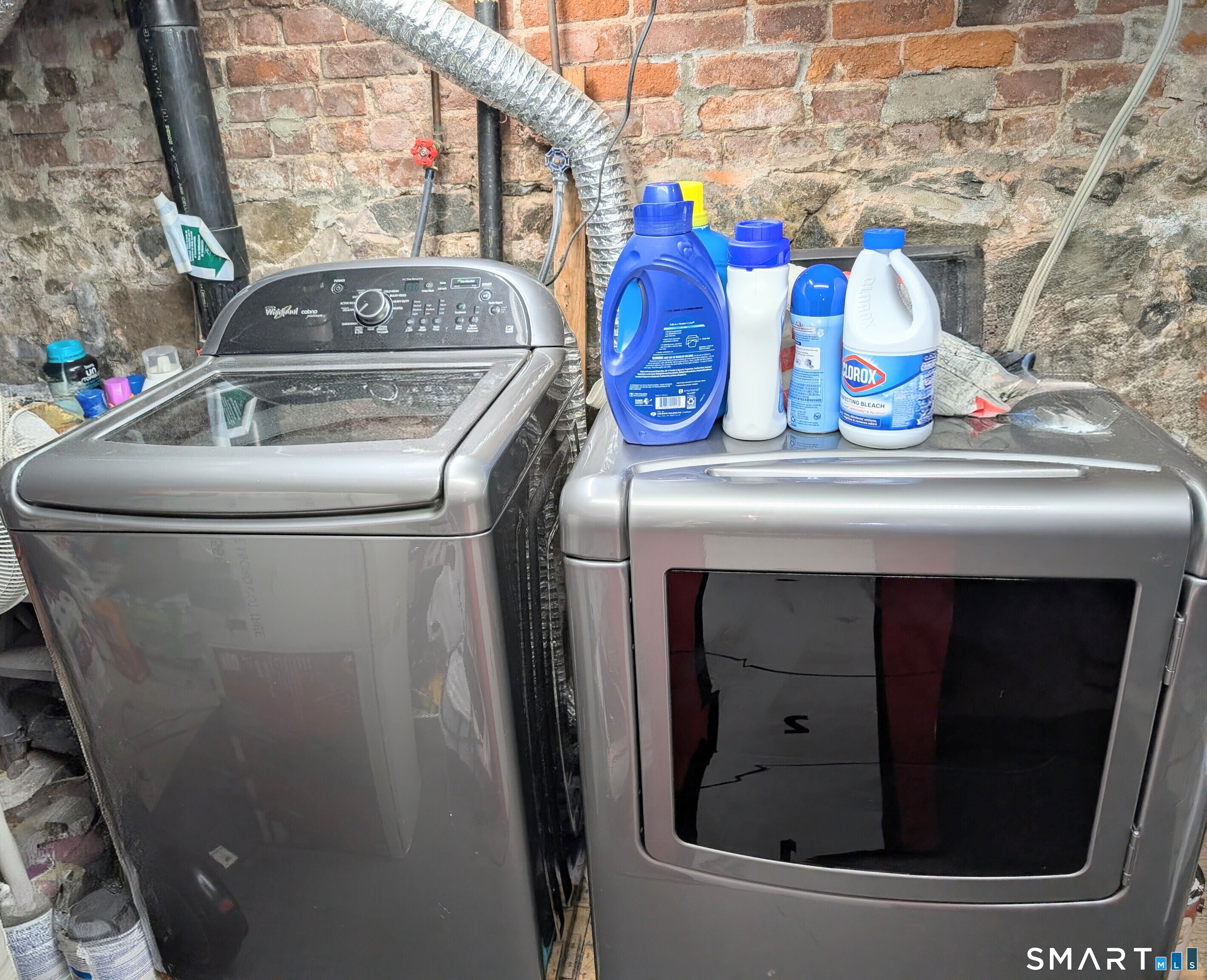 188 Holly Street Bridgeport, CT 06607 - Photo 30 of 33 a utility room with dryer and washer