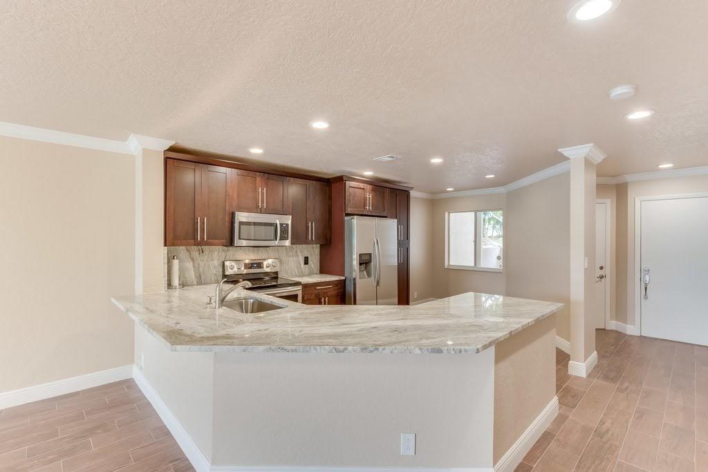 6069 Old Court Road, Unit 104 Boca Raton, FL 33433 - Photo 8 of 31 Kitchen 2