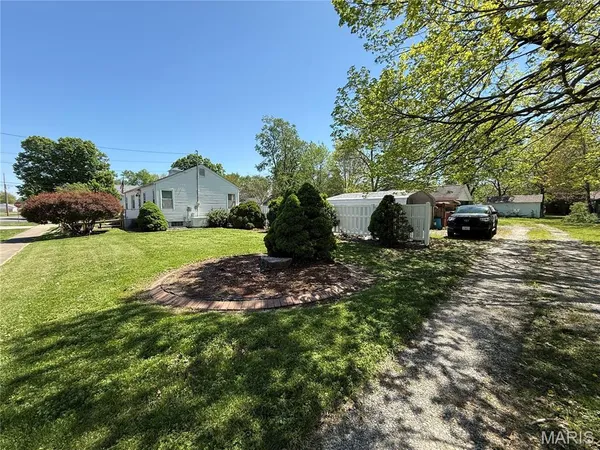$185,000 | 310 West Spring Street, Staunton, IL 62088