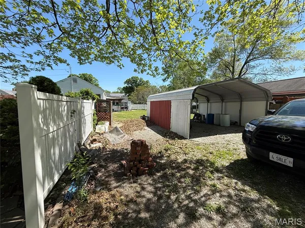 $185,000 | 310 West Spring Street, Staunton, IL 62088