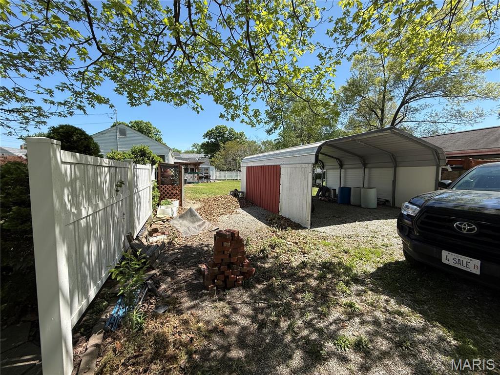 310 West Spring Street Staunton, IL 62088 - Photo 17 of 56