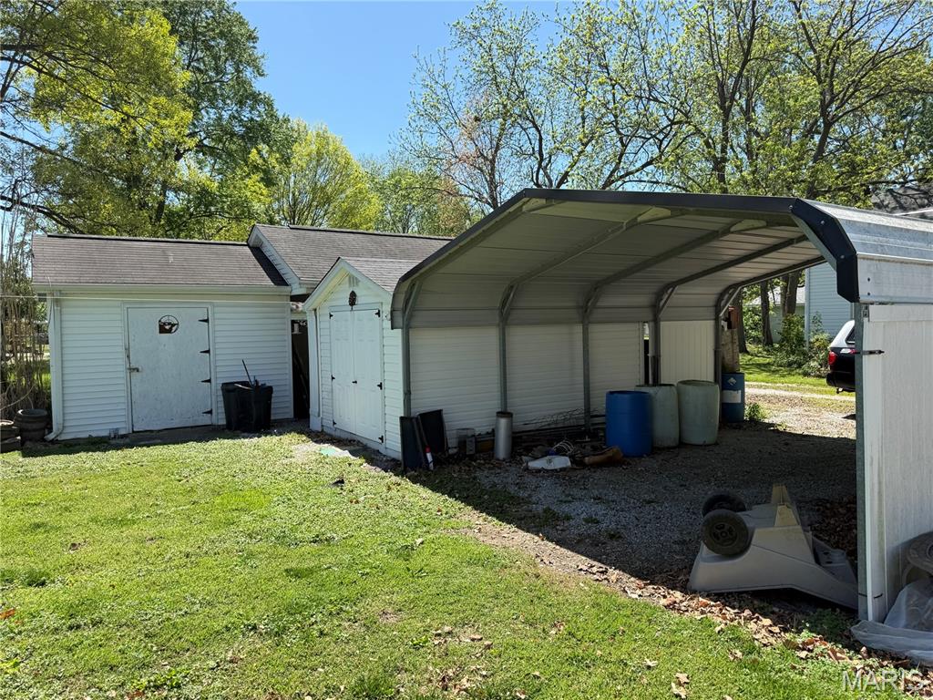 310 West Spring Street Staunton, IL 62088 - Photo 18 of 56