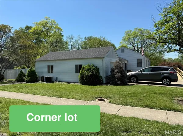 $185,000 | 310 West Spring Street, Staunton, IL 62088