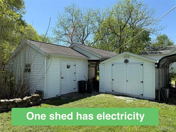 $185,000 | 310 West Spring Street, Staunton, IL 62088