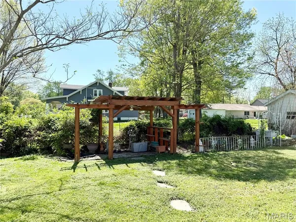 $185,000 | 310 West Spring Street, Staunton, IL 62088