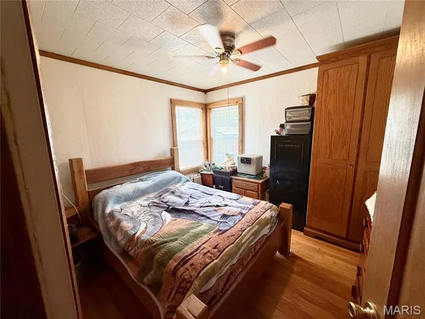 $185,000 | 310 West Spring Street, Staunton, IL 62088