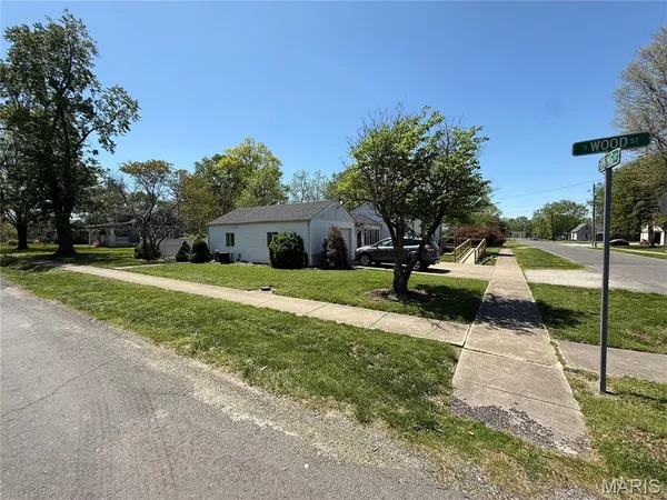 $185,000 | 310 West Spring Street, Staunton, IL 62088