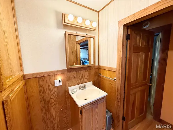 $185,000 | 310 West Spring Street, Staunton, IL 62088