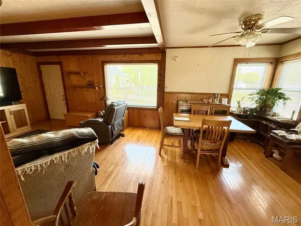 $185,000 | 310 West Spring Street, Staunton, IL 62088