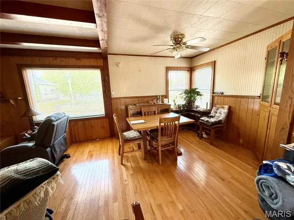 $185,000 | 310 West Spring Street, Staunton, IL 62088