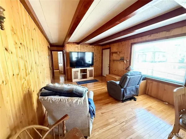 $185,000 | 310 West Spring Street, Staunton, IL 62088