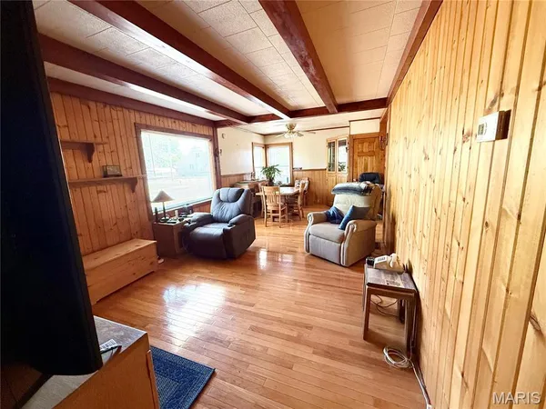 $185,000 | 310 West Spring Street, Staunton, IL 62088