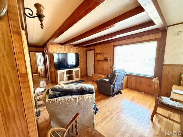 $185,000 | 310 West Spring Street, Staunton, IL 62088