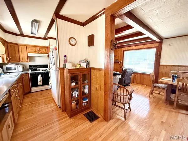 $185,000 | 310 West Spring Street, Staunton, IL 62088