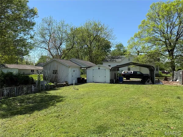 $185,000 | 310 West Spring Street, Staunton, IL 62088
