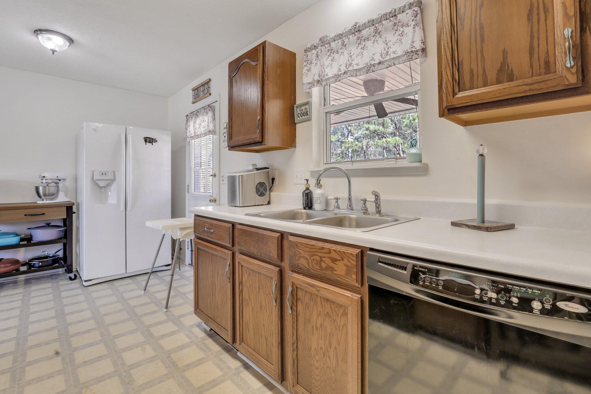 366 Rice Road Ridgeville, SC 29472 - Photo 12 of 28 20-web-or-mls-IMG_0145